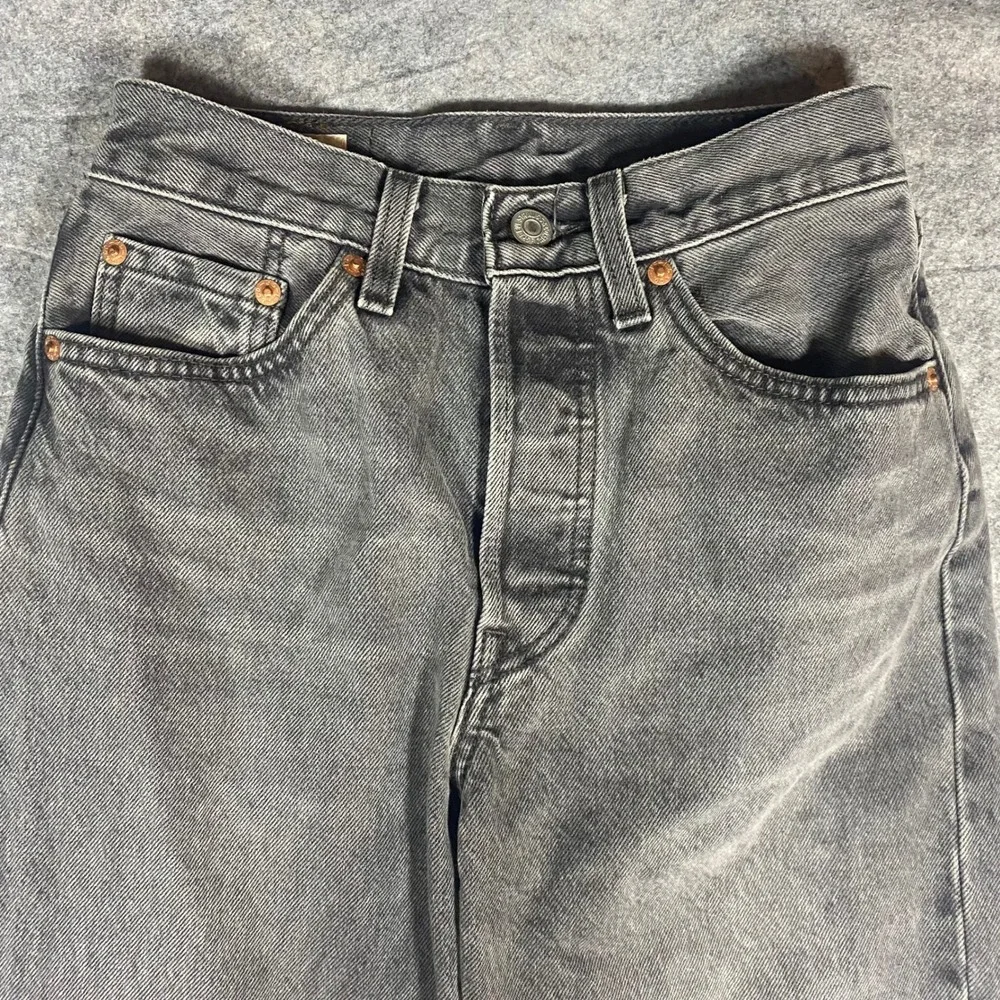 Levi Strauss & Co 501‎ 81 Premium Grey Wash Straight Leg Button Fly Jeans 24x31